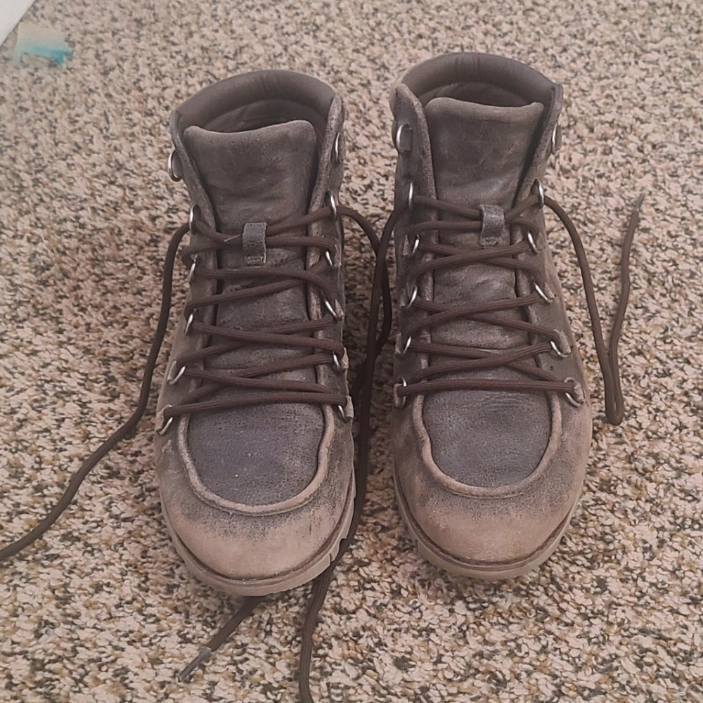 SOREL brown hiking boots